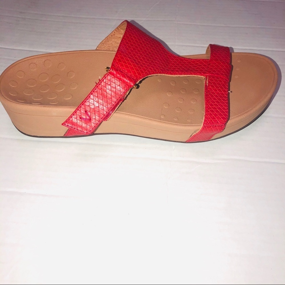 𝅺Vionic Ellie red Adjustable Platform Sandals 10